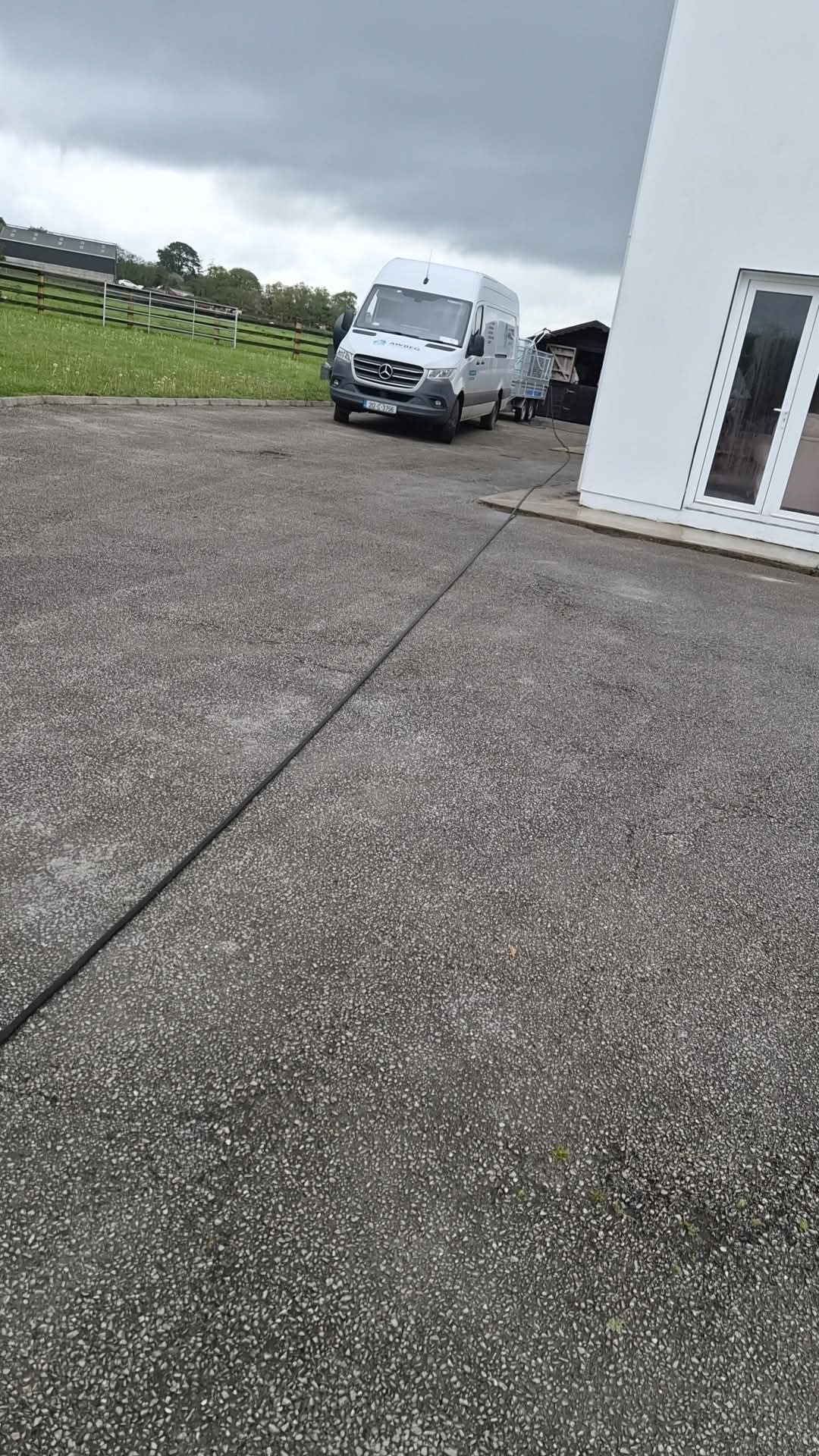 Driveway algae removal